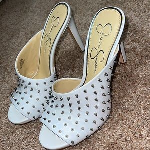 JS Spiked White Heels Jessica Simpson Size 8/8.5 Silver Stud Punk Biker Spikes